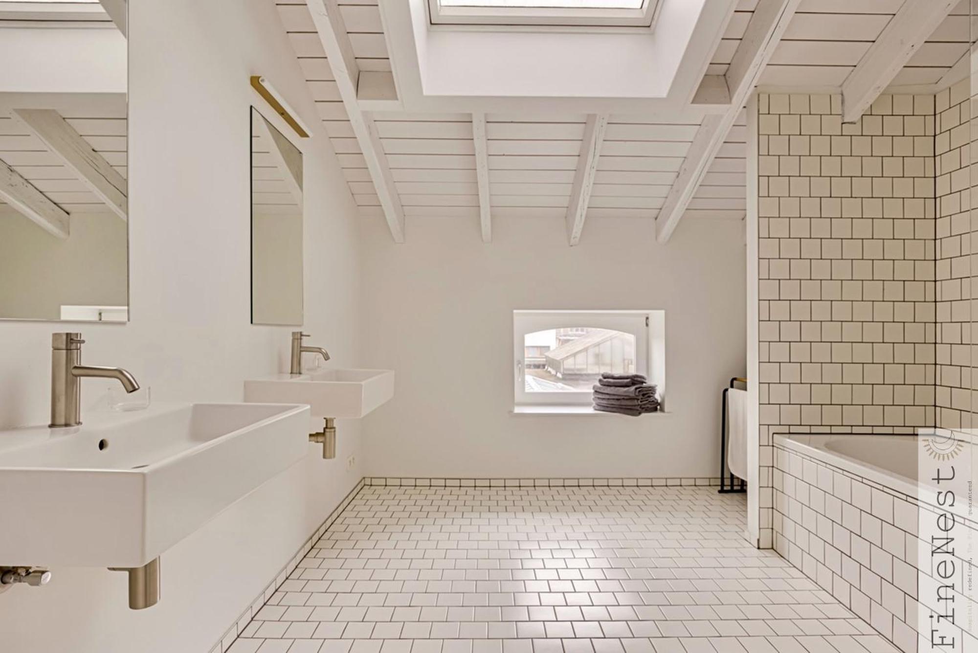 Loft 3 Chambres "Bueren" - Parking - Au Centre De Liege By Finenest Екстериор снимка